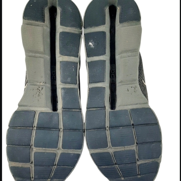 On Cloudstratus running Shoes /Black/Frost Size 13 - Picture 4 of 5